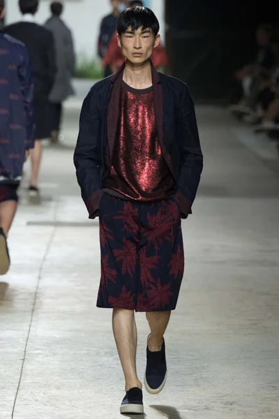 Look 19